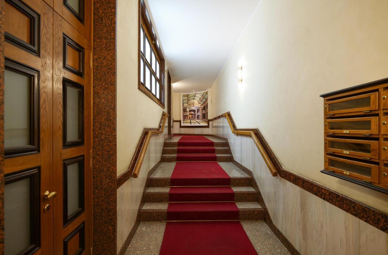 Luxury Galleria Apt - Milan Duomo Milão Exterior foto